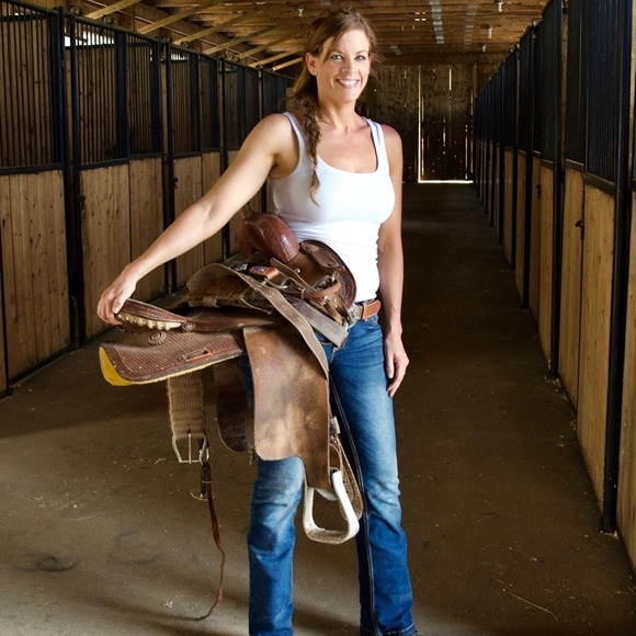 Meet your Posher, Jennifer - Picture 1 of 1